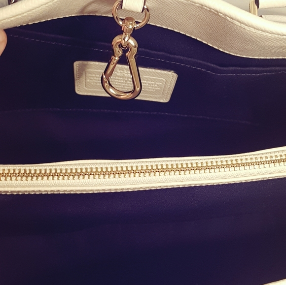 SOLD!!Authentic Vintage Coach Leather Shoulder Bag - Picture 8 of 8